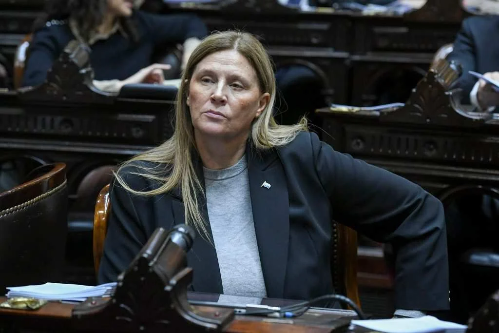 PEDRALI CRITICA AL OFICIALISMO Y APOYA IZAMIENTO LGBTQ+